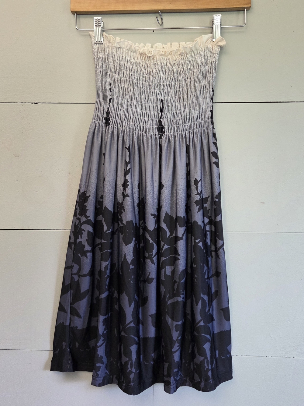 IndiA Boutique Gray Black Floral Strapless Smocked Stretch Midi Coverup One Size